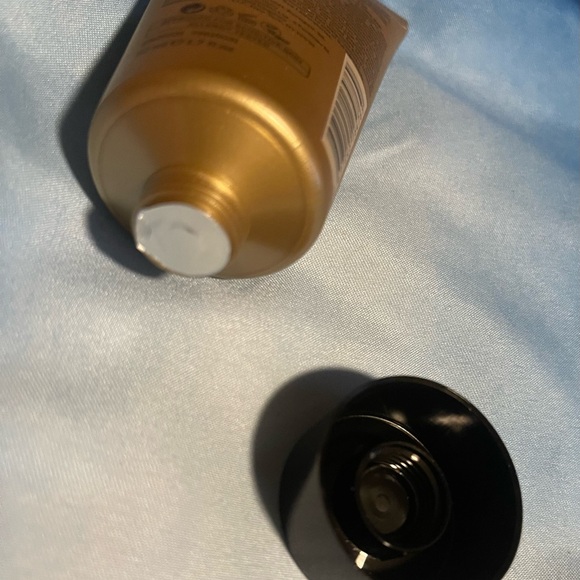 24K Gold Mineral Mud Mask by AHAVA - Picture 3 of 4